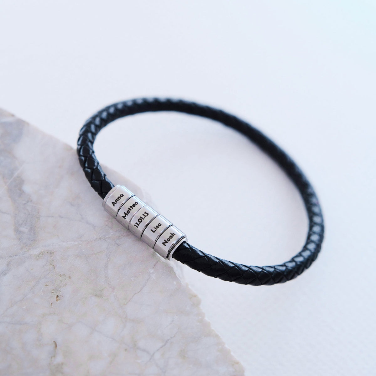 Leder Ringarmband mit bis zu 5 Gravuren - OTANTO