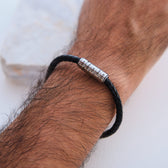 Leder Ringarmband mit bis zu 5 Gravuren - OTANTO