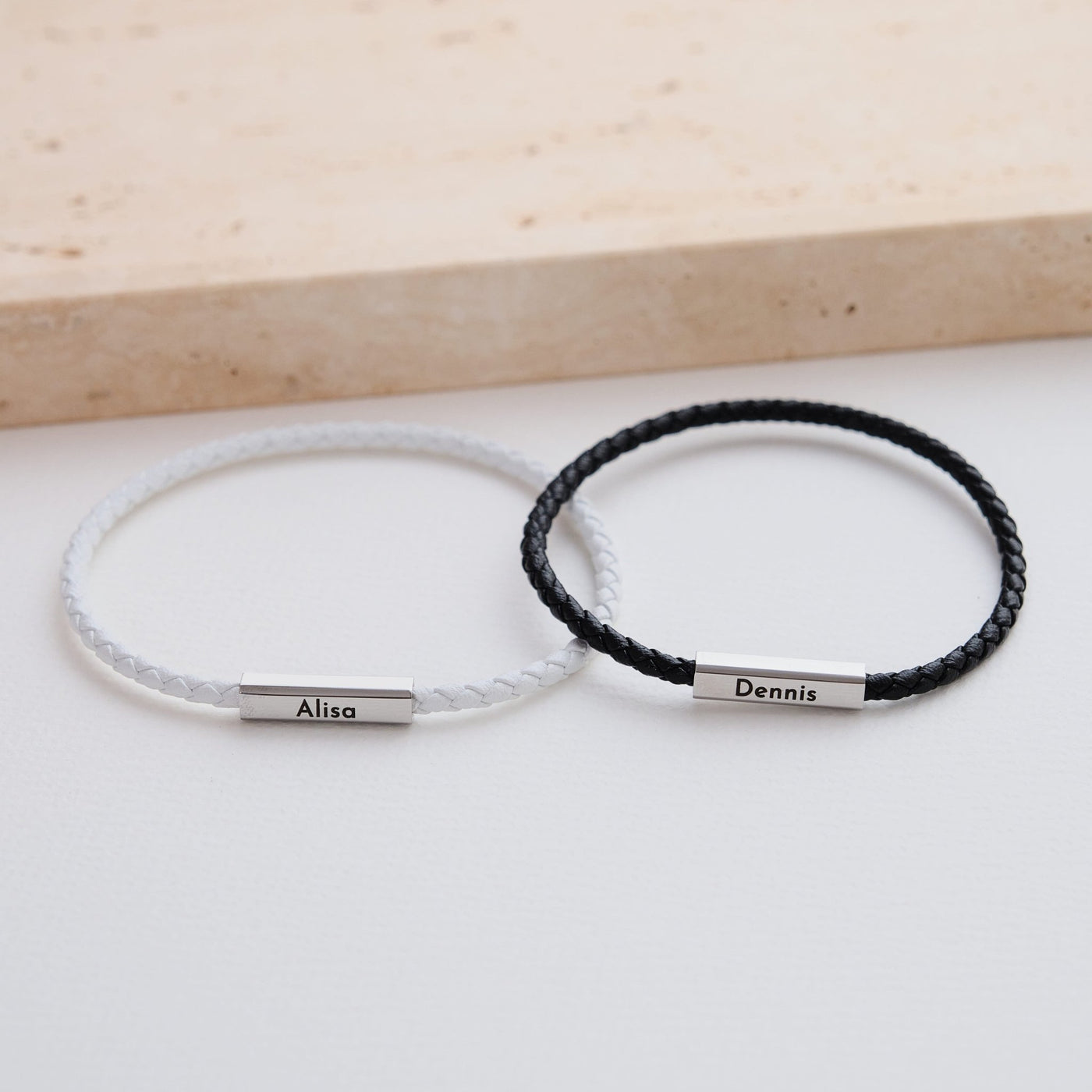 Magnetische Partnerarmbänder mit Gravur - OTANTO