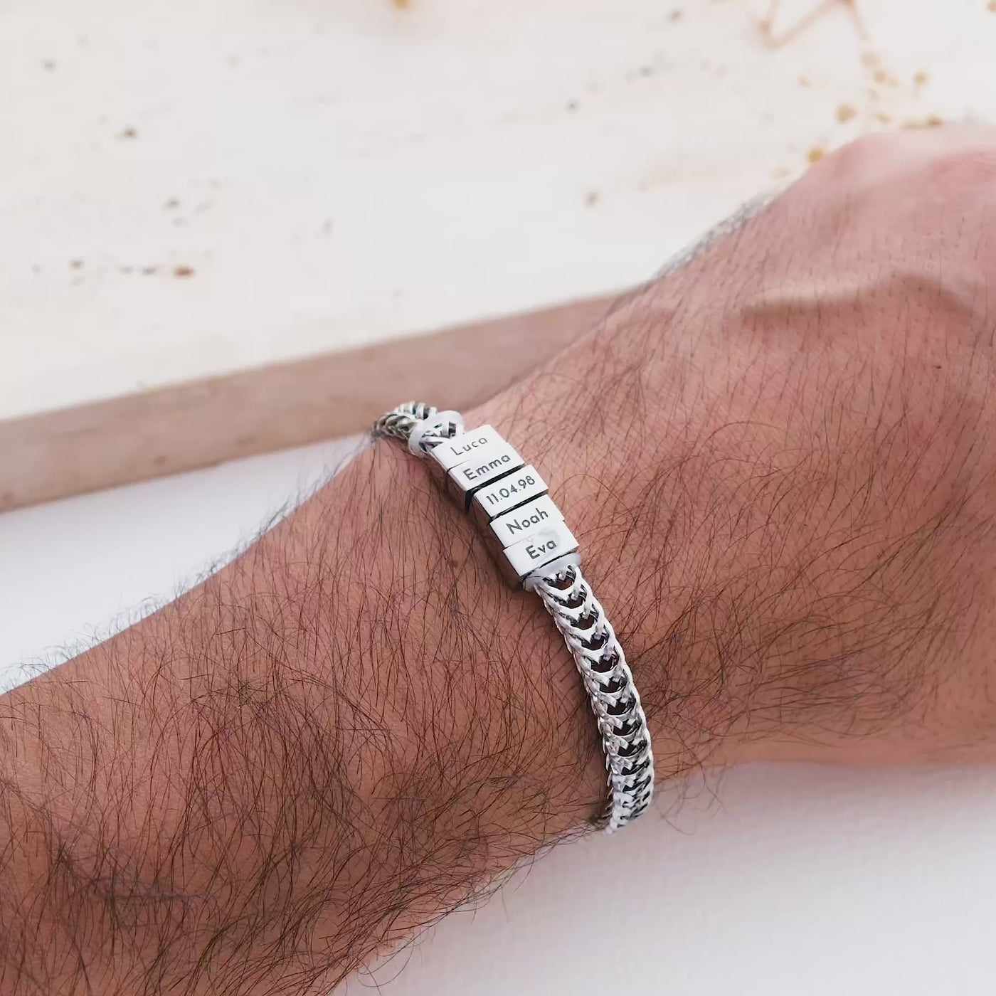 Retro Armband mit gravierten silbernen Beads