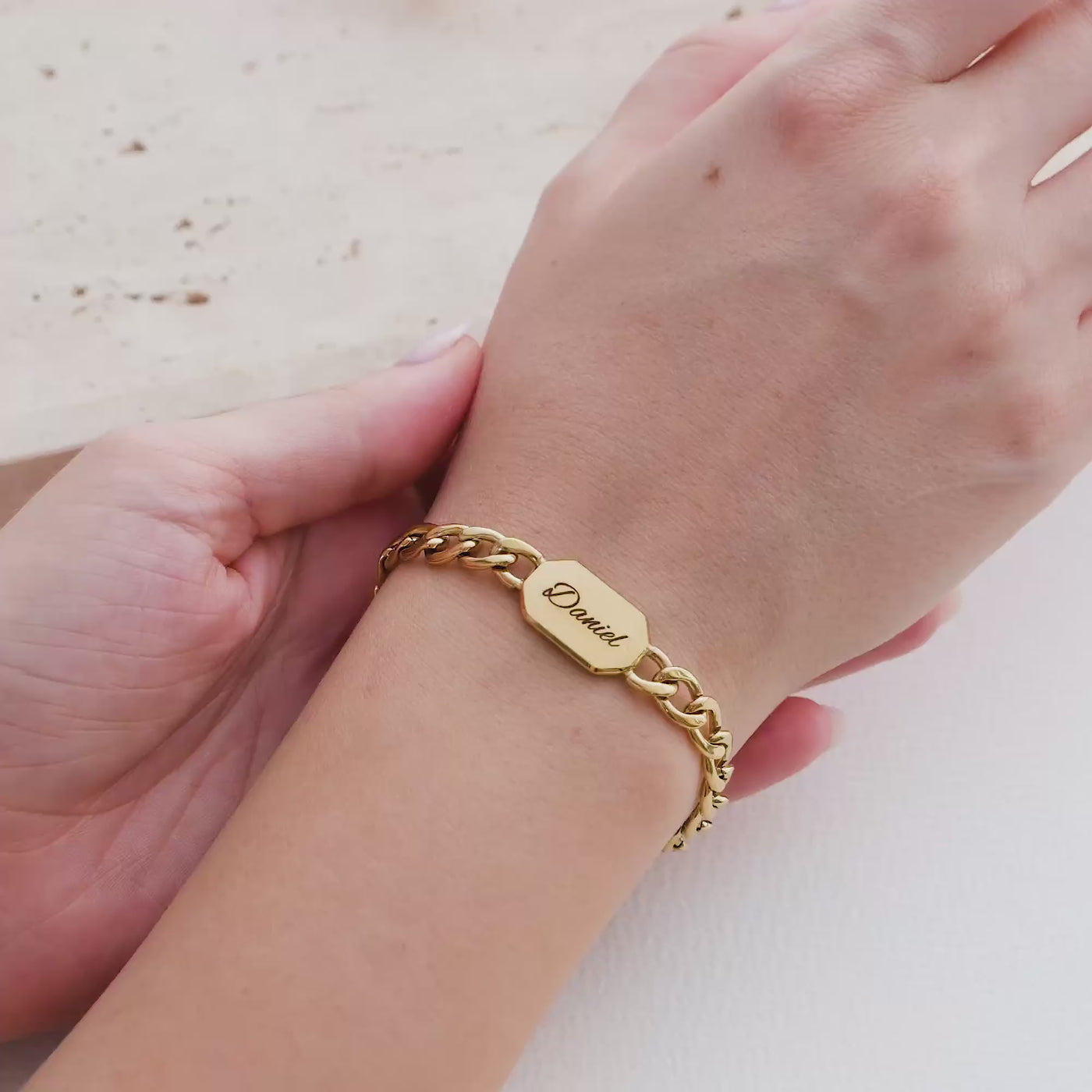 Oktagon Partnerarmband mit Gravur