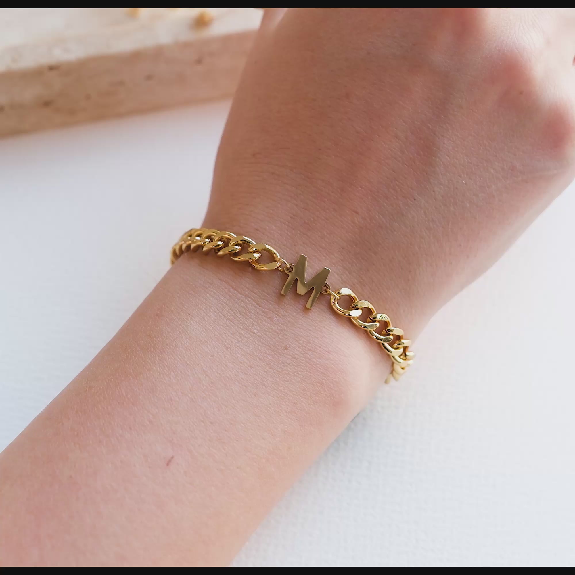 Pulseras Iniciales para Socios