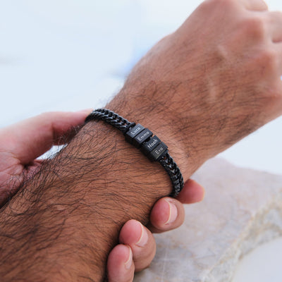 Retro Armband mit gravierten schwarzen Beads - OTANTO